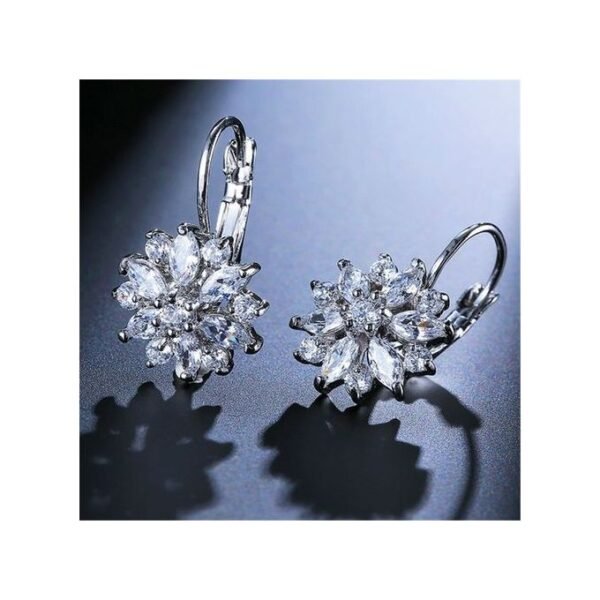 i1 Boucles d'oreilles "Kacela" Fleur En Zircone